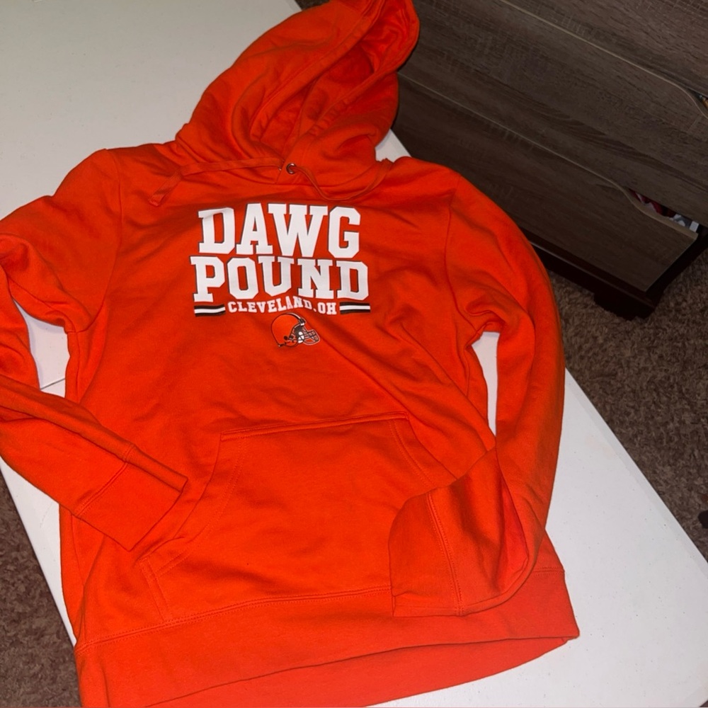 Cleveland Browns Fanatics Hometown Fitted Pullover Hoodie - Orange medium